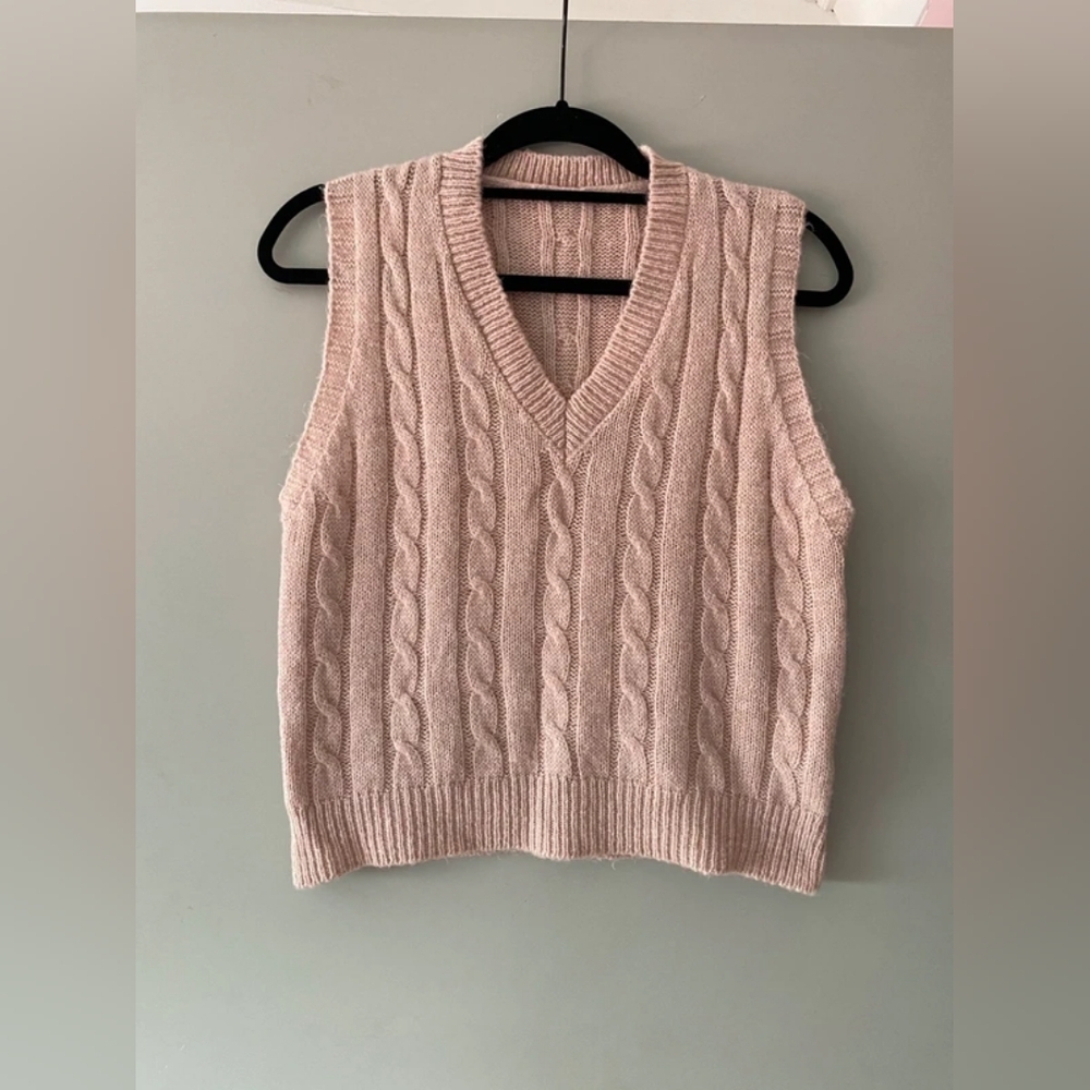 Cable Knit V-Neck Sweater Vest - Cream